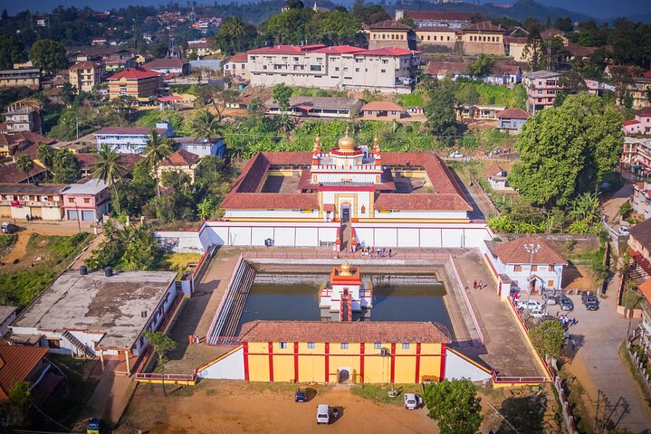 Sacred Sanctuaries: Omkareshwar & Asirgarh Fort Day Tour