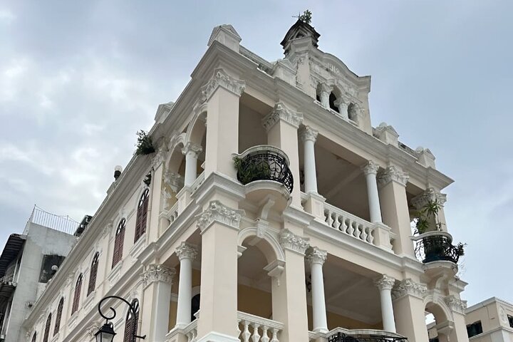Macau Private Tour with Toyota Alphard luxury MPV limousines