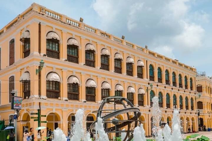 Macau Private Tour with Toyota Alphard luxury MPV limousines