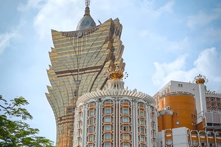 Macau Private Tour with Toyota Alphard luxury MPV limousines