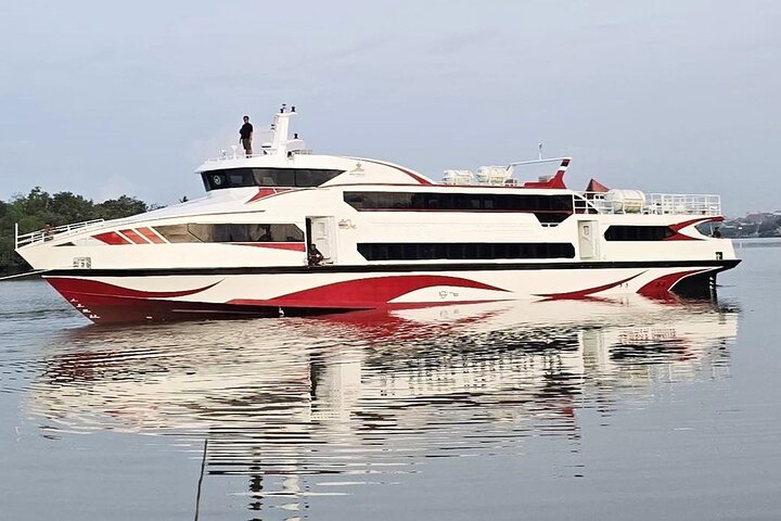 Ticket Gili Trawangan Luxury Speedboat Transfer to Bali
