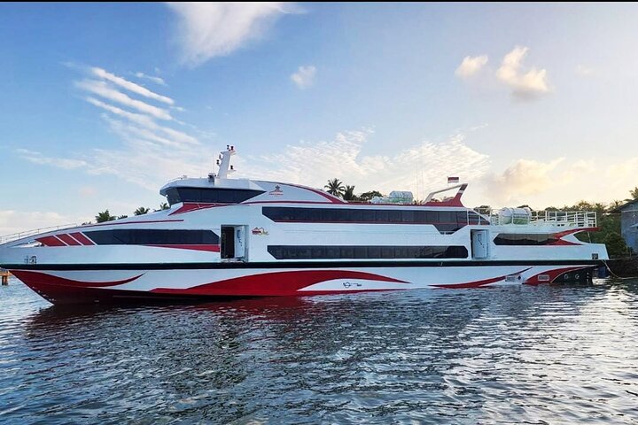 Ticket Gili Trawangan Luxury Speedboat Transfer to Bali