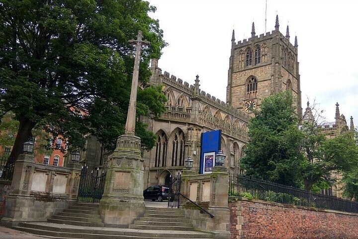 Nottingham Private Historic Pub Tour with Free Drinks