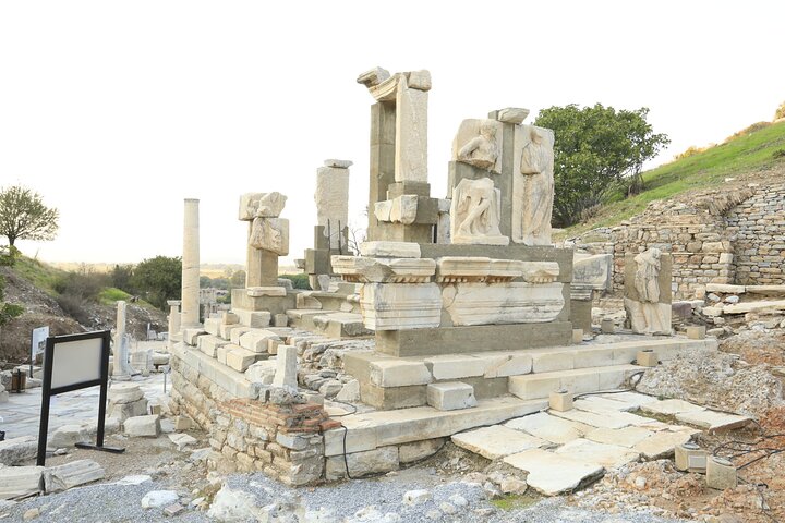 The Aegean Touch : Travel to Pamukkale, Priene, Ephesus, Kusadasi