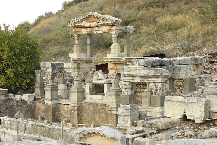 The Aegean Touch : Travel to Pamukkale, Priene, Ephesus, Kusadasi