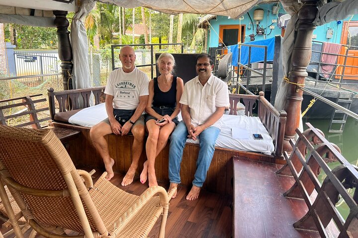 21hrs Houseboat Tour through Alleppeys Serene Canals & Local Life