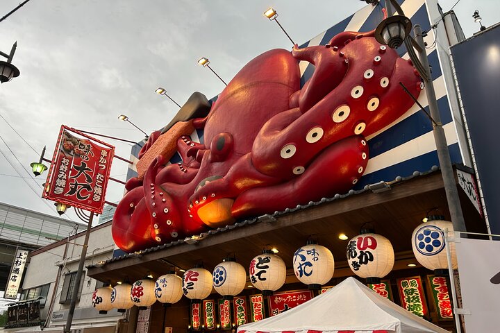 Osaka Food Tour: 17 Delicious Dishes at 4 Local Eateries