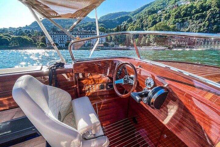 Lake Como Private Boat Tour : The Wooden Venetian Limo Escape
