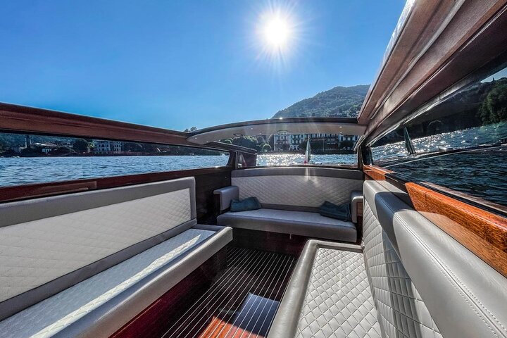 Lake Como Private Boat Tour : The Wooden Venetian Limo Escape