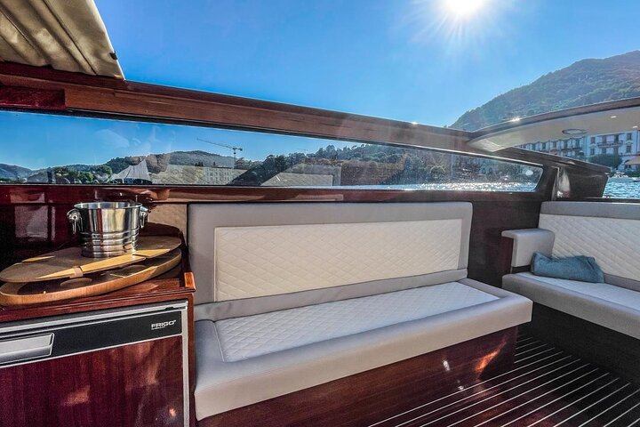 Lake Como Private Boat Tour : The Wooden Venetian Limo Escape