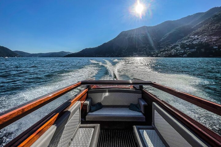 Lake Como Private Boat Tour : The Wooden Venetian Limo Escape