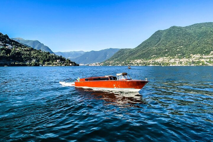 Lake Como Private Boat Tour : The Wooden Venetian Limo Escape