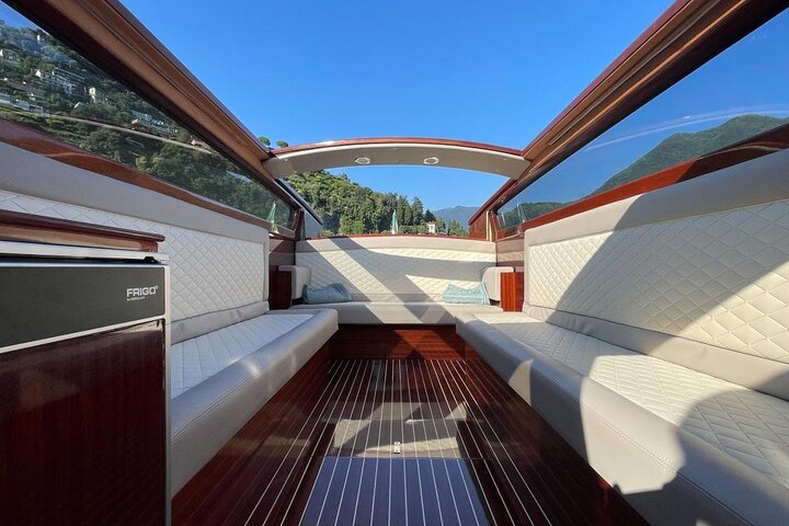 Lake Como Private Boat Tour : The Wooden Venetian Limo Escape