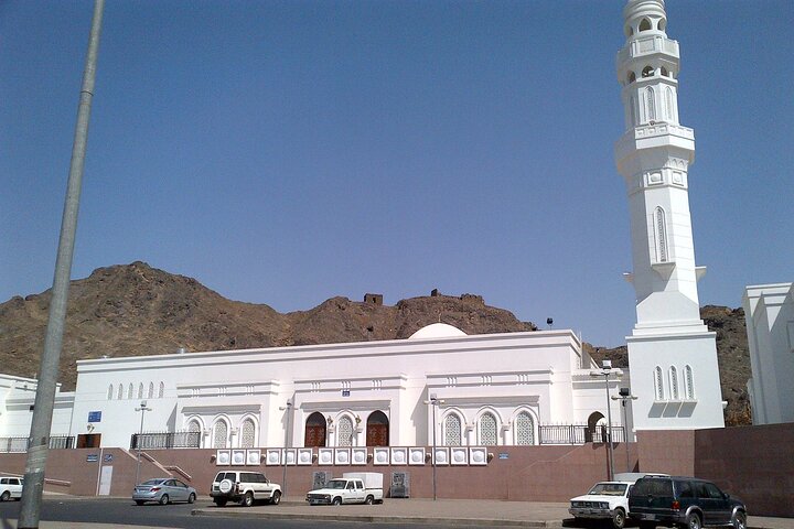 Private Guided Spiritual Ziyarat Tour of Madinah