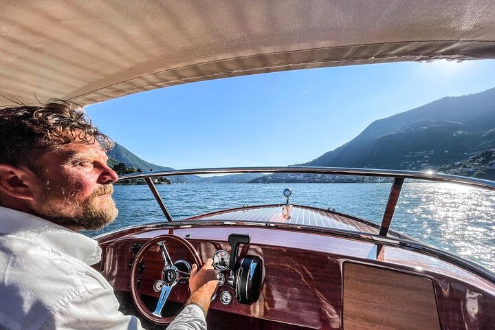 Lake Como Private Boat Tour : The Wooden Venetian Limo Escape