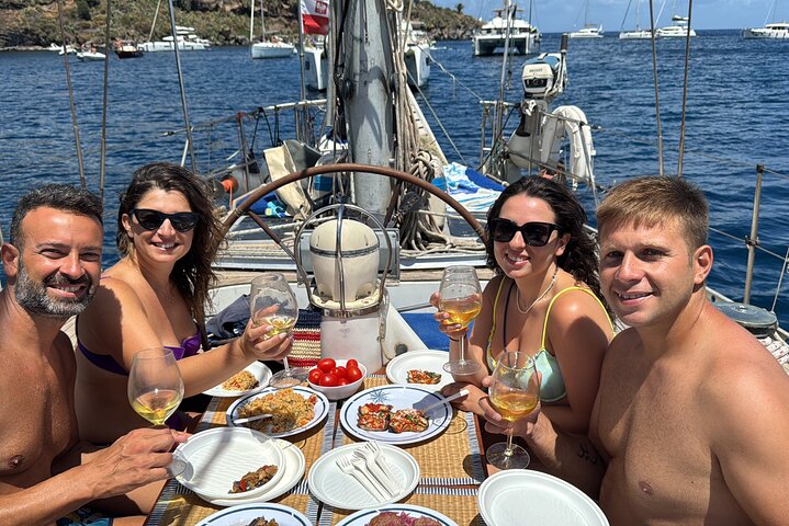 Vela and Wine Experience a Vulcano Aeolian Islands
