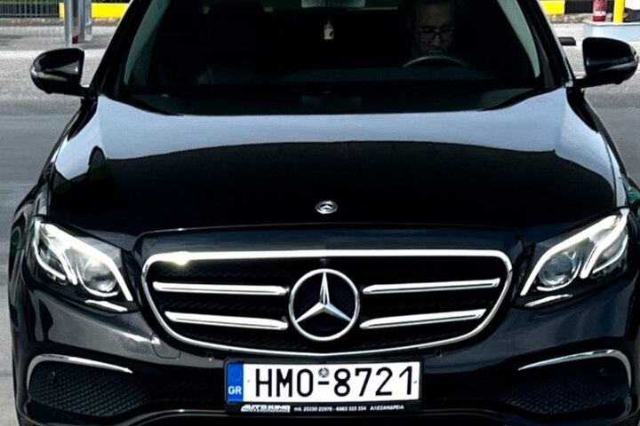 Santorini Luxury Private Airport, Port & Hotel Transfer