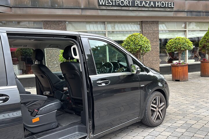 Westport Co Mayo To Dublin Airport Dublin City Private Luxury Car Transfer