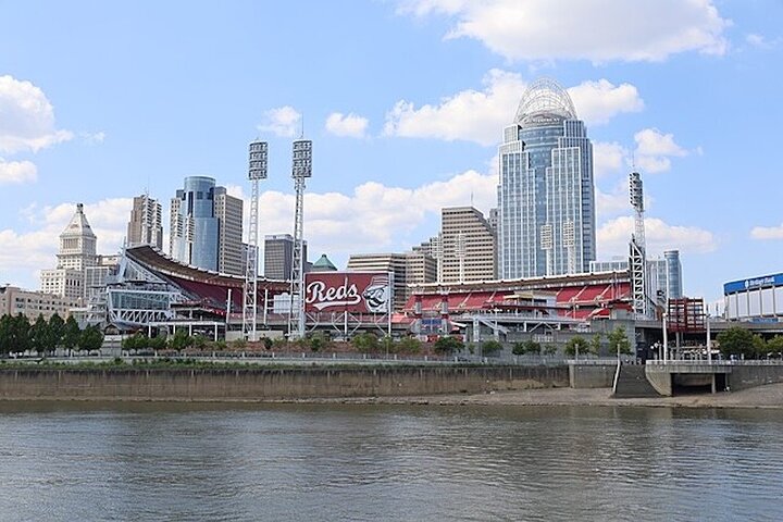 Cincinnati Reds Baseball Game at Great American Ballpark