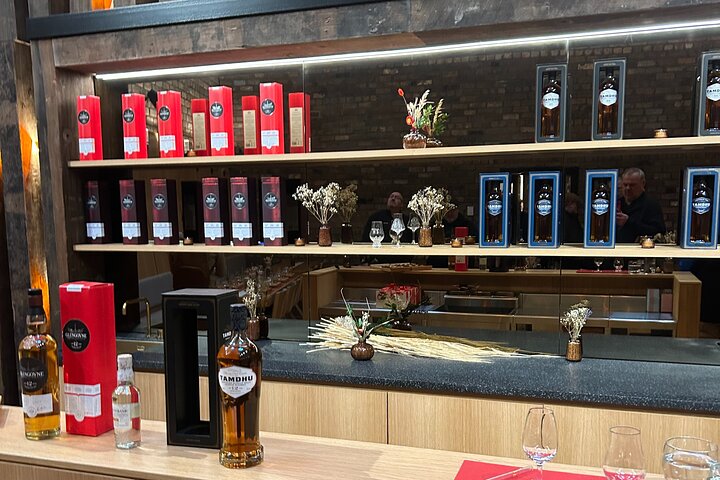 Private Shore Excursion-Castles, Highland Coos and Whisky Tasting