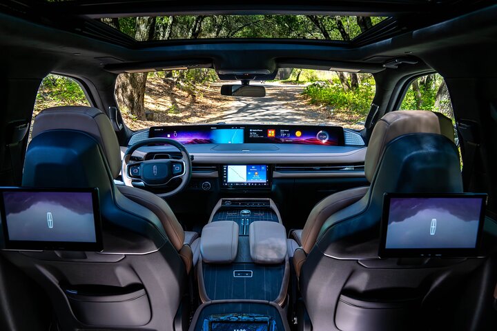 Glacier Park Private Experience In Luxurious SUV