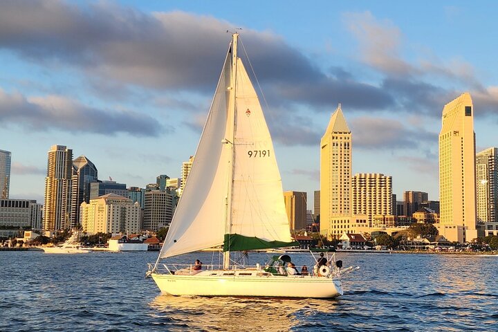 Deluxe Sunset & Day Sail Small Group