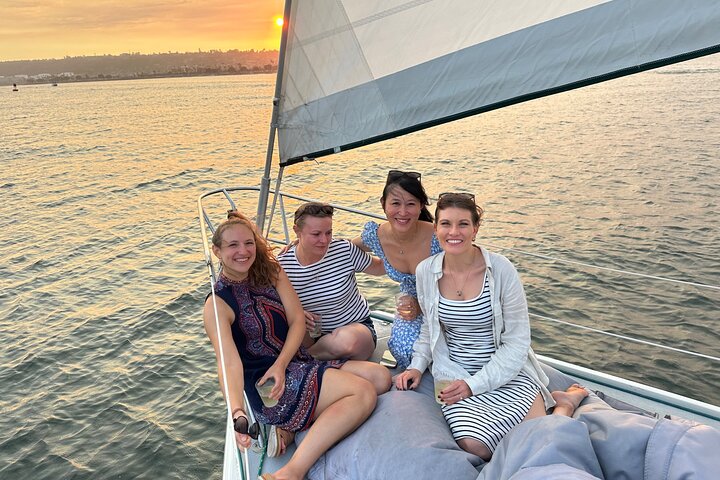 Deluxe Sunset & Day Sail Small Group