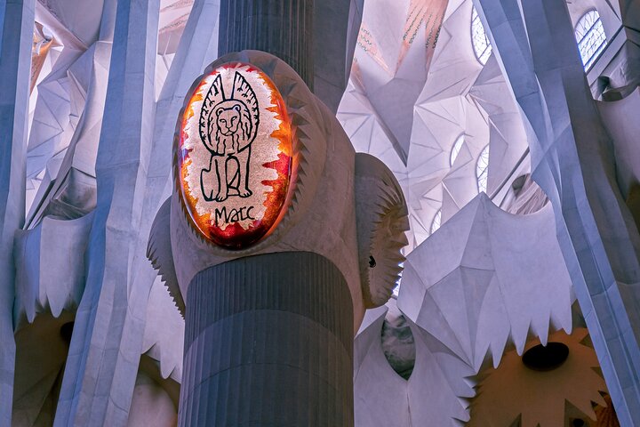 Barcelona: Sagrada Familia Skip-the-Line Guided Tour and Tickets