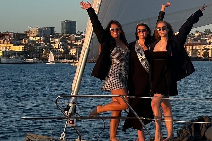 Deluxe Sunset & Day Sail Small Group
