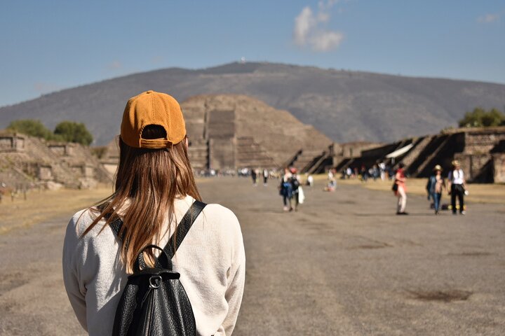 Teotihuacan pyramids morning or afternoon without tourist traps