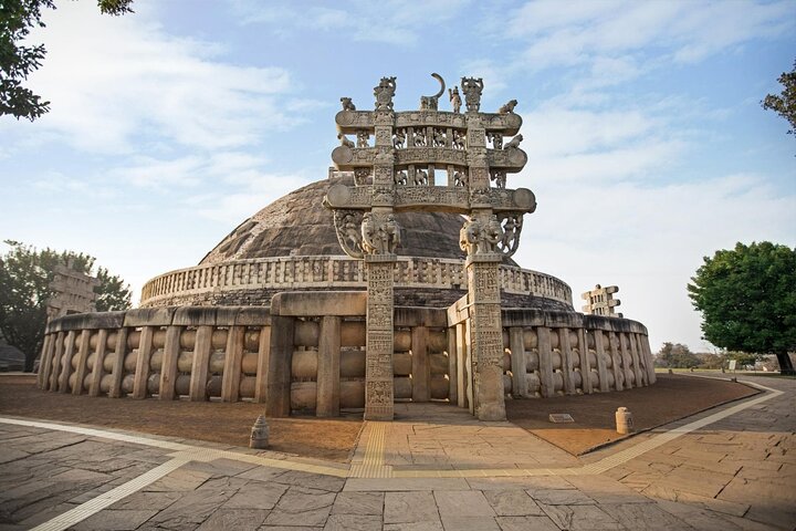 Bhopal to Delhi Ancient Monuments & Mughal Architecture