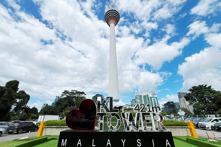 From Singapore: Private Kuala Lumpur / Malacca tour + SKY DINING