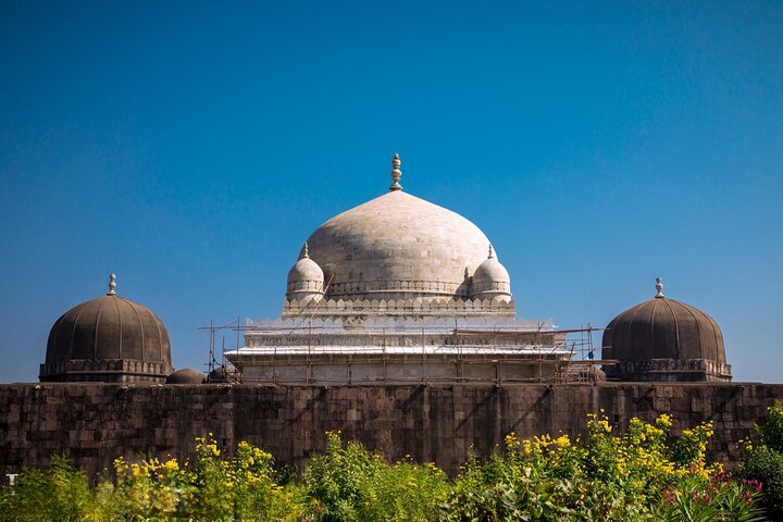 Indore to Mandu and Maheshwar: A Heritage Day Tour