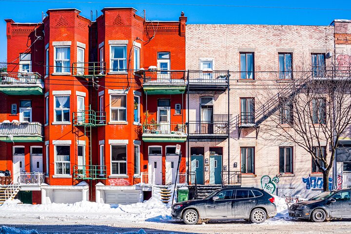 Montreal Mile End Food Tour with Bagel, Poutine & 7 Tastings