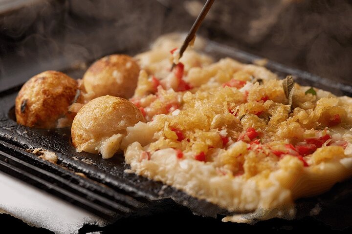 Osaka Food Tour: 17 Delicious Dishes at 4 Local Eateries