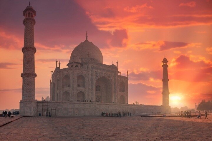 Private sunrise Taj Mahal and Agra Tour from Delhi