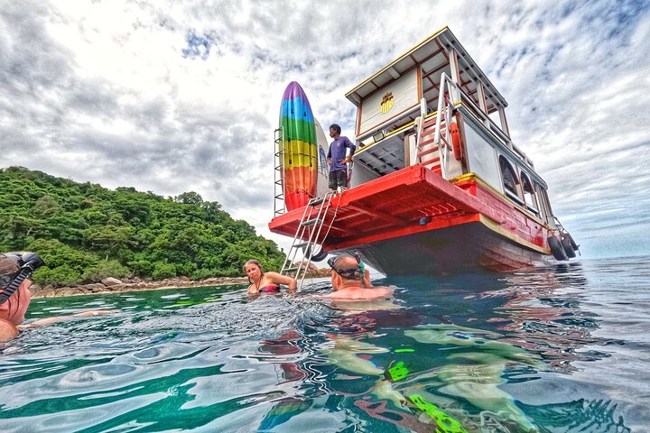 Ko Tao: Vintage Boat - Small Group Snorkeling Day Trip with Meals