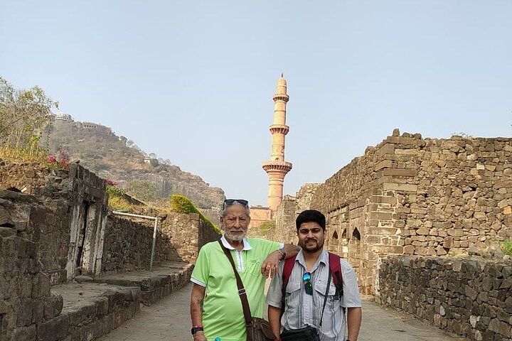 Vadodara to Aurangabad Drive to Explore the Man-made Wonder