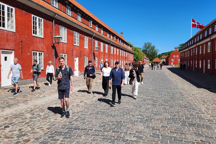 Walk & Canal Tour: Copenhagen Highlights + Changing of the Guards