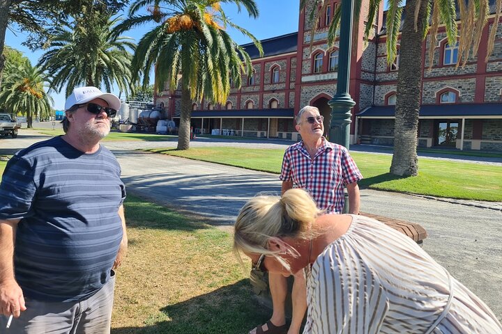 Group of Four Private Barossa Wine Tour with Lunch