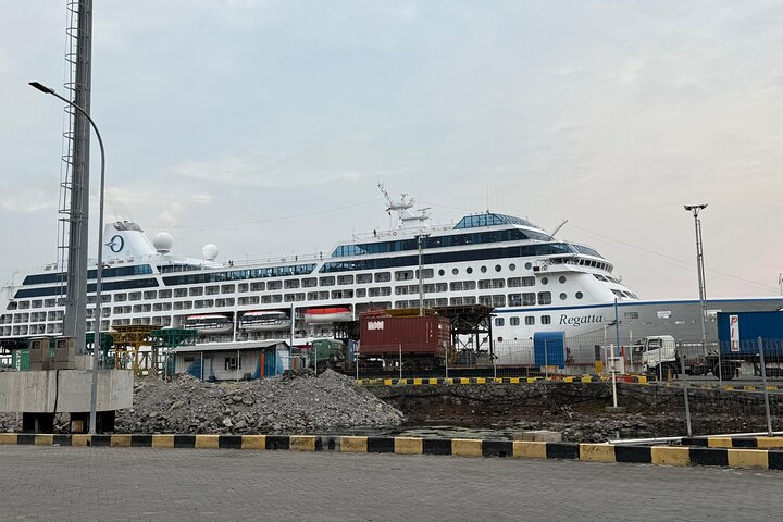 Borobudur Temple Tour from Semarang Port For Cruise Passengers