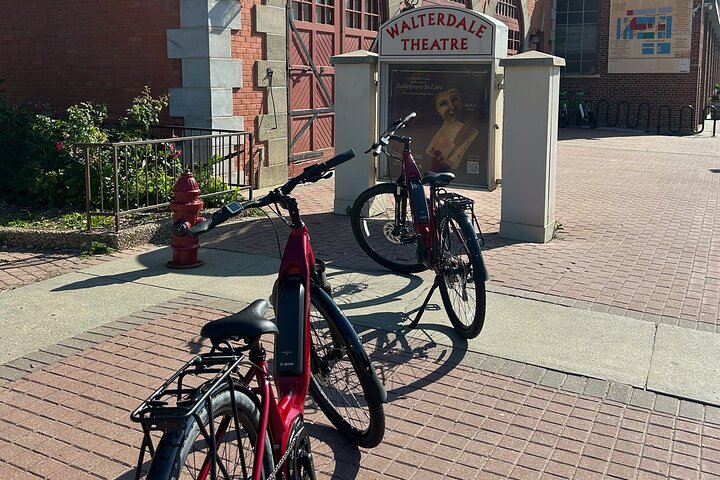 Edmonton City Highlights 3 Hour Bike Tour, E-Bike Upgrade Avail.