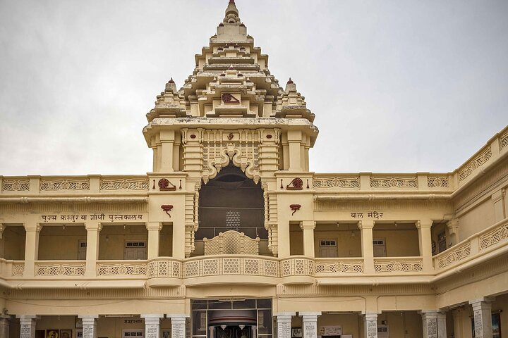 Temple & Lion Safari Tour from Rajkot in Gujarat