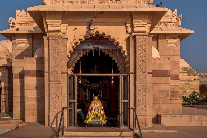 Bhuj to Narayan Sarovar Sanctuary Private Day Tour