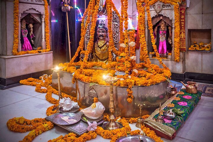 Bhuj to Narayan Sarovar Sanctuary Private Day Tour