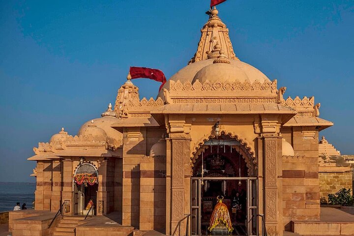 Bhuj to Narayan Sarovar Sanctuary Private Day Tour
