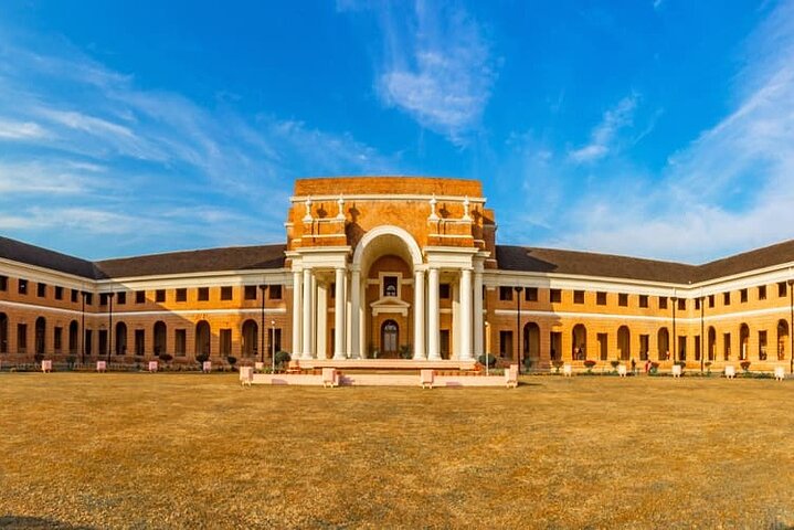 Discovering Dehradun: A Full Day Guided Tour
