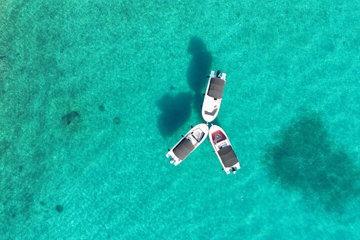 Blue Bay Snorkeling & Cocktails 3 Islands Speedboat Tour