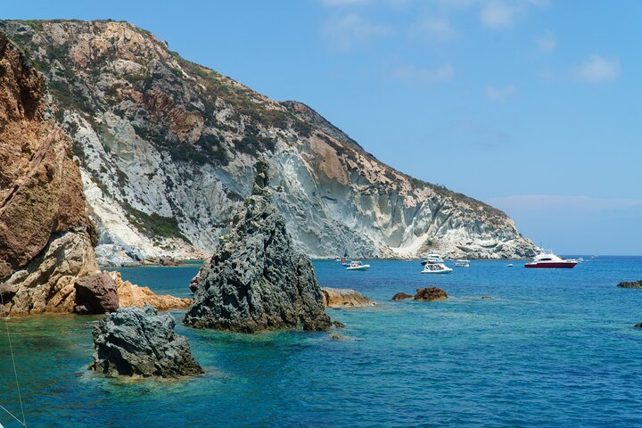 Boat tour island of Ponza