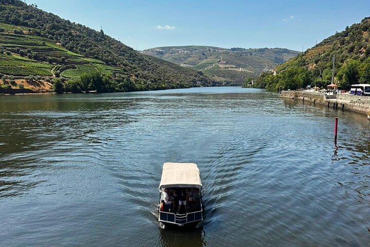 Douro Valley Small Group Premium Wine Tour Lunch and Private Boat